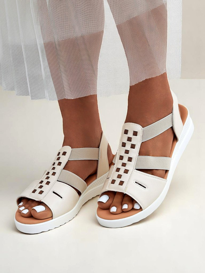 Royalfashion Женские сандалии на низкой танкетке Sora