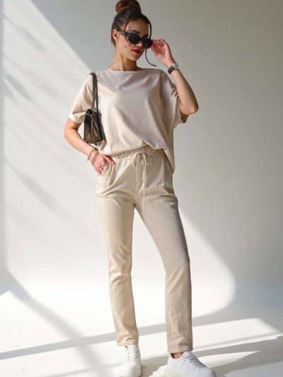 Royalfashion Sieviešu kokvilnas komplekts ar īsām piedurknēm un taisnām biksēm