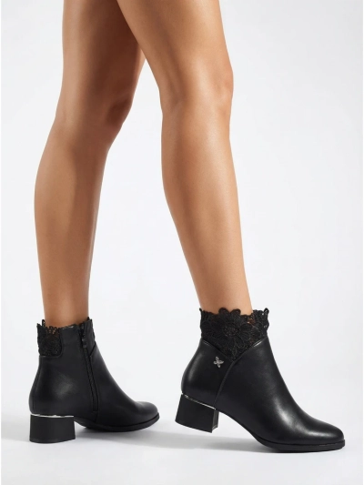 Женские ботинки из экокожи с кружевом Velmi