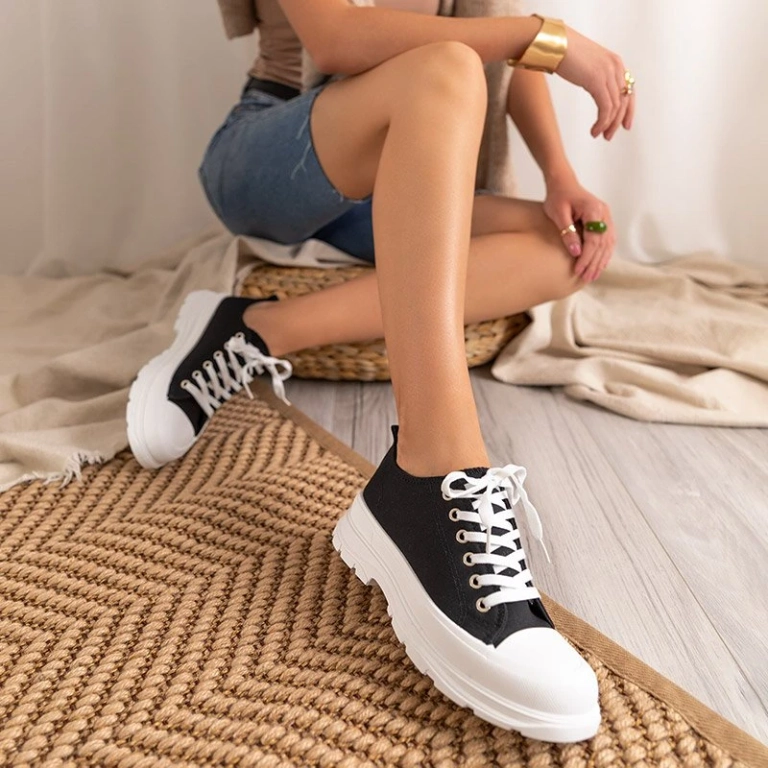 OUTLET Black and white women's sports shoes Weneri - Footwear