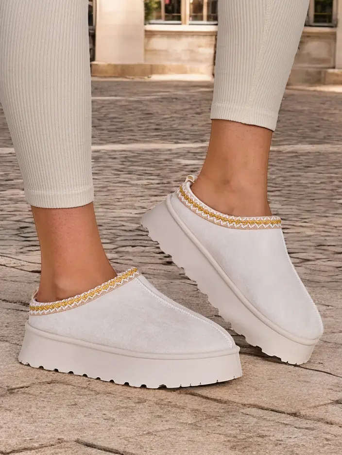 Royalfashion īsie apavi, kas veidoti kā sieviešu sniega zābaki Flufi