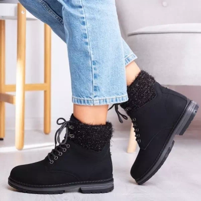 OUTLET Black insulated boots Dorcas - Footwear