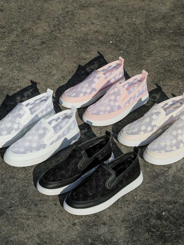 Royalfashion Women's mesh loafers with flowers Emzos