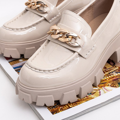 Light beige women's lacquered half shoes with chain Ginevra - Footwear