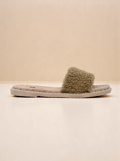 Royalfashion Women's Slippers with Fur Cozy Step