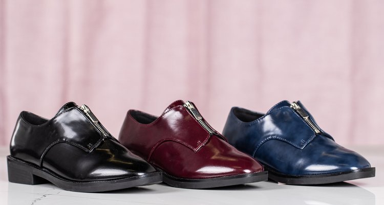 Navy blue low-heeled shoes Losientos - Footwear