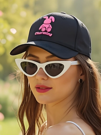 Royalfashion cepure ar truša mirkšķināšanas ielāpu