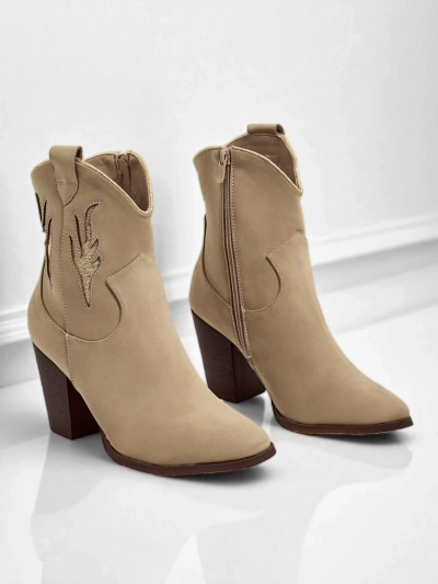 Женские ковбойские ботинки на каблуке с декоративными вставками Cendria