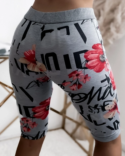 Pelēki un sarkani 3/4 garuma sieviešu šorti ar PLUS SIZE apdruku - Apģērbs