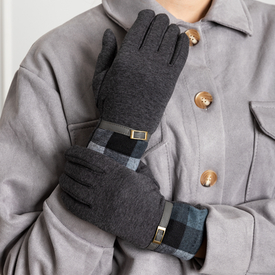 Grey women's gloves with check insert - Accessories