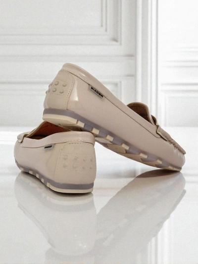 Loafers damskie bezowe Kallista - skora ekologiczna zamszowa premium