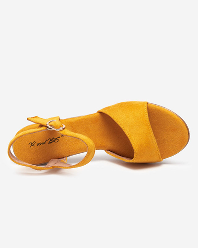 Mustard women's sandals on the post Karislo - Footwear