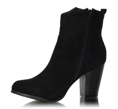 Czarne botki na słupku z frędzlami - Obuwie