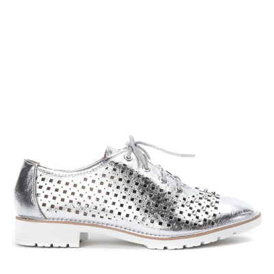 Ażurowe półbuty z ćwiekami w kolorze srebrnym Morris - Obuwie