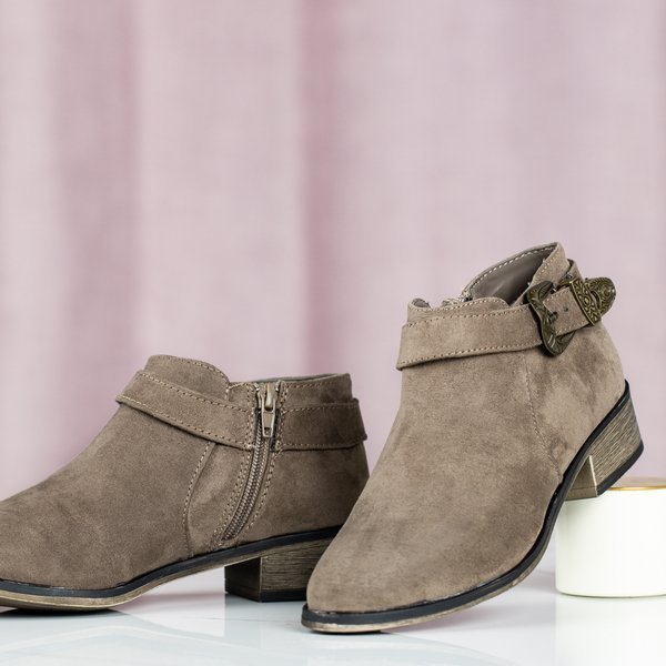 Brązowe sztyblety z klamrą Taida - Obuwie