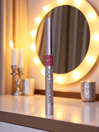 Lip pencil in the color Beige Marshmallow