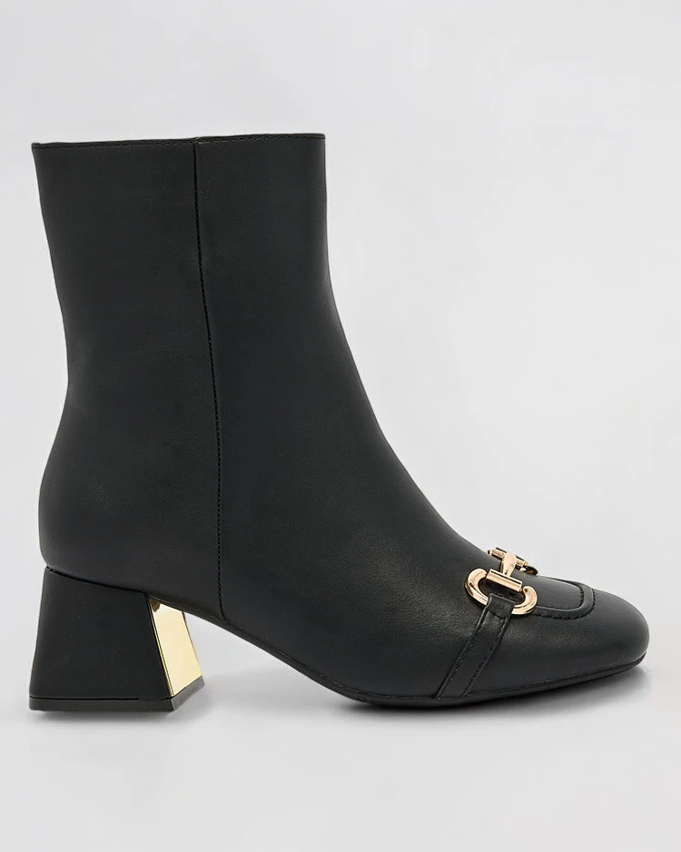 Royalfashion Черные женские сапоги на низкой шпильке Referra