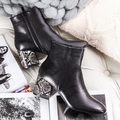 Black boots with embossing a&#39;la Rossana snake skin - Footwear 1