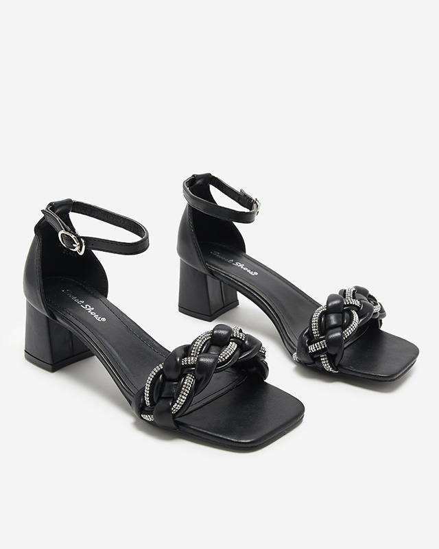 Melnas sieviešu sandales uz staba Marienka - Apavi