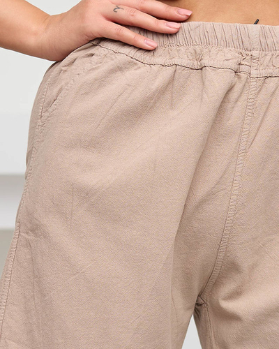 Women's cotton shorts with pockets in beige color - Clothing
