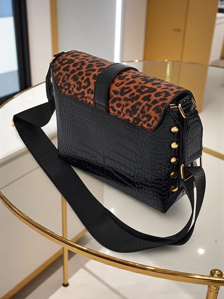 Kiiltäväpintainen pieni naisten eko nahkalaukku Panthere Mist