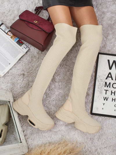 Long lavli slip-on kozaki an a thika sole Ravmora