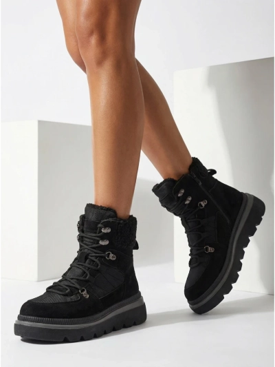 Aurora Women's Black Leather Elegant Ankle Boots for Autumn