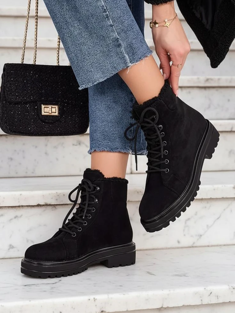 Royalfashion Sieviešu virsnieka zābaki Vesot ar aplikšņu šnirēm