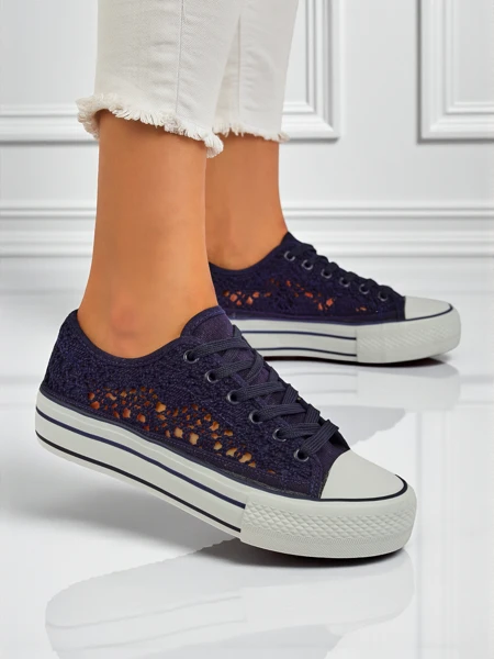 Lavli balenciaga-sneakers Aureliana Vlootblou gemaak van oopgewerkte materiaal op 'n plat sool