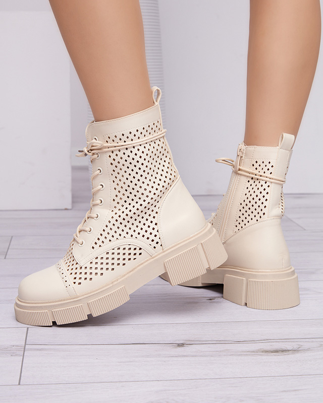 Ažūra smilškrāsas sieviešu zābaki ar plakaniem papēžiem Rolika - Apavi