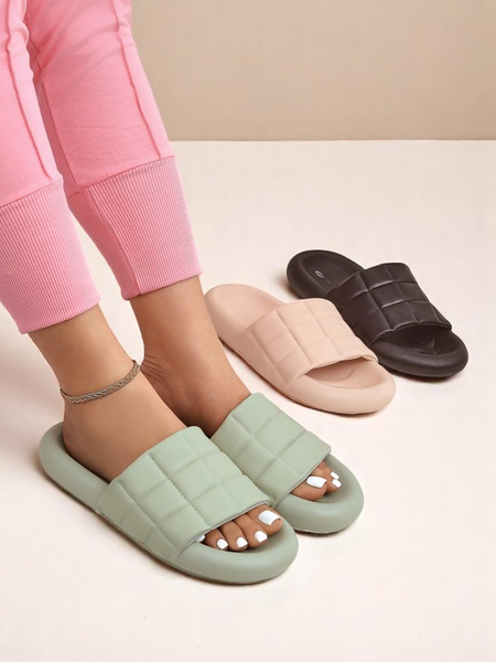 Royalfashion Sieviešu iešļūcenes uz plakanas zoles Quilt Walk