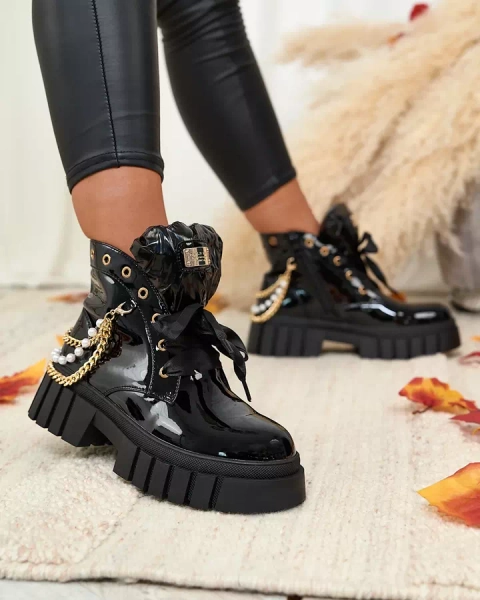 Royalfashion Women's lacquered insulated boots in black Dahaff