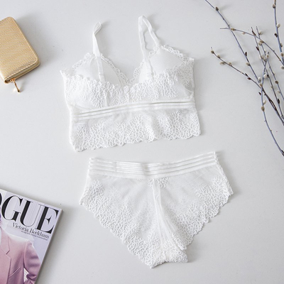 Women's white lingerie set with lace - Underwear