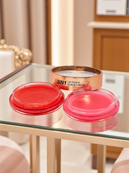 Luxelux 2-in-1 lip balm and scrub