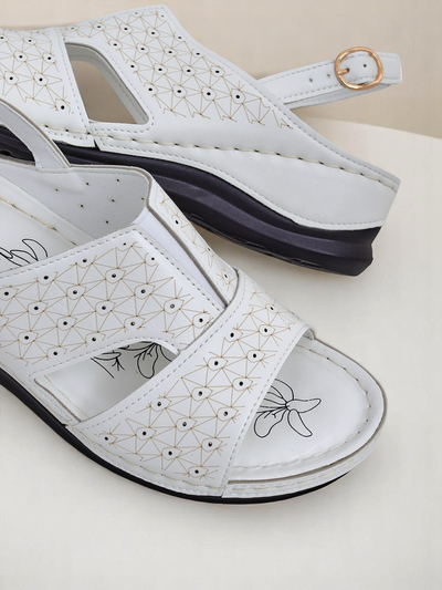 Royalfashion Женские босоножки на низкой танкетке Comfort Chic