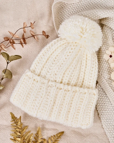 Royalfashion Women's knitted hat with pompom