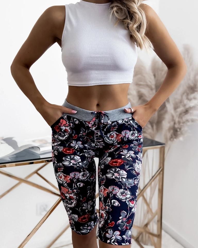 Женские шорты 3/4 темно-синего цвета с цветами PLUS SIZE - Одежда