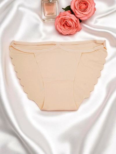 Royalfashion Lāzergrieztas sieviešu biksītes ar dekoratīvām lencēm Edge Chic