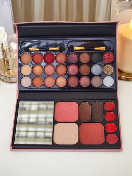 ANYLADY Kompakta grima palete – acu ēnas, konturēšanas līdzekļi, lūpu krāsas 33 toņi