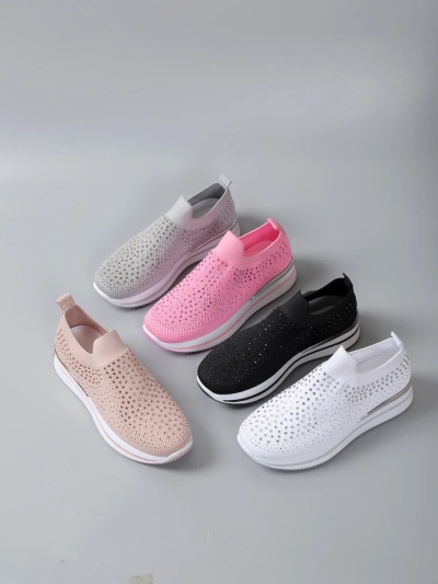 Женские спортивные кроссовки без шнурков с стразами Ceromie