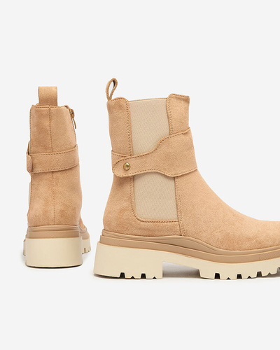 Royalfashion Gaiši brūni sieviešu zābaki ar dekoratīvu siksniņu Doasa