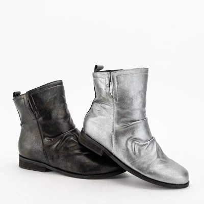 OUTLET Silver women's boots from Jetissa - Footwear