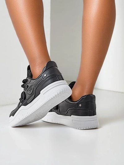 Royalfashion Women's sporty sneakers on a thicker sole Uanes