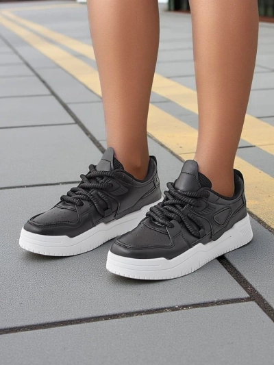Royalfashion Women's sporty sneakers on a thicker sole Uanes