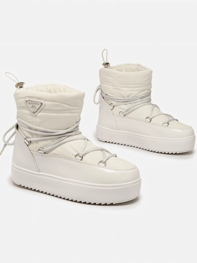 Royalfashion Women's slip-on boots a'la snow boots in white Vevnose