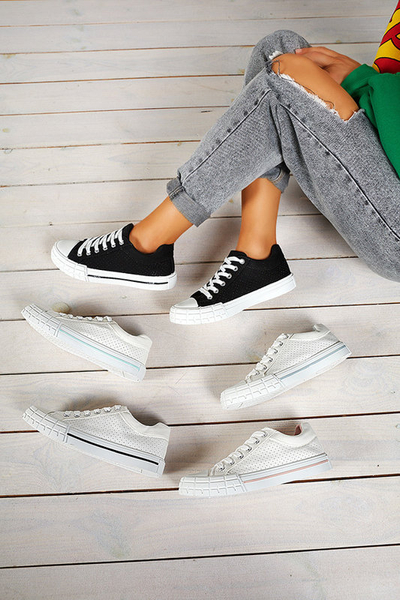 Black women's sneakers, type Sols - Footwear