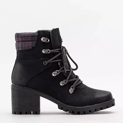 OUTLET Black women's boots on the Royaltan post - Footwear