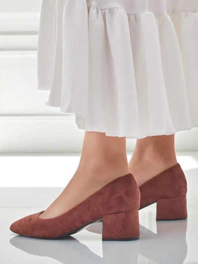 Aurelia Classico – Brūnas zamšādas laiviņas sievietēm ar 4,5 cm staba papēdi