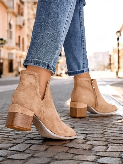 Light brown women's boots with cutouts Geransa - Footwear