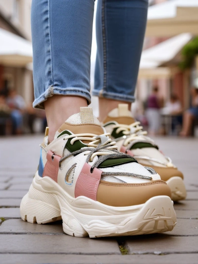 Royalfashion Women's sneakers on a thicker sole Reterri